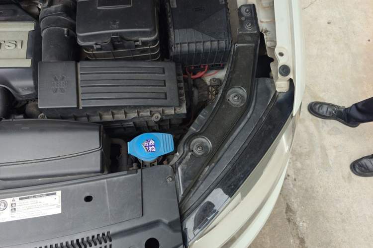 Used Volkswagen Sharan 2013 1.8TSI Standard Model Engine Bay Left