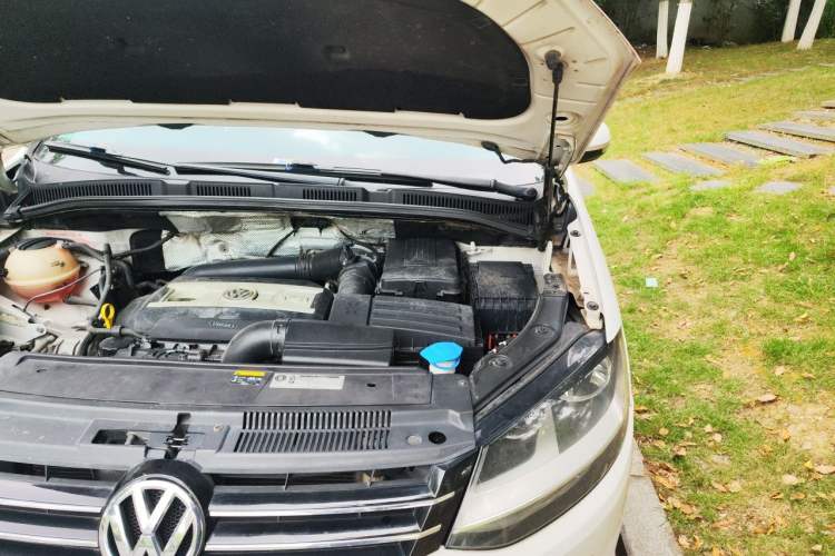 Used Volkswagen Sharan 2013 1.8TSI Standard Model Engine Bay Left