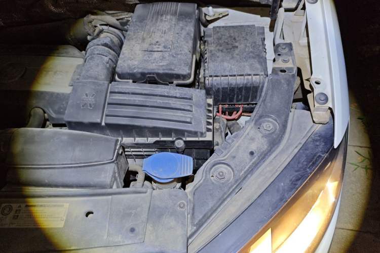 Used Volkswagen Sharan 2013 1.8TSI Standard Model Engine Bay Left