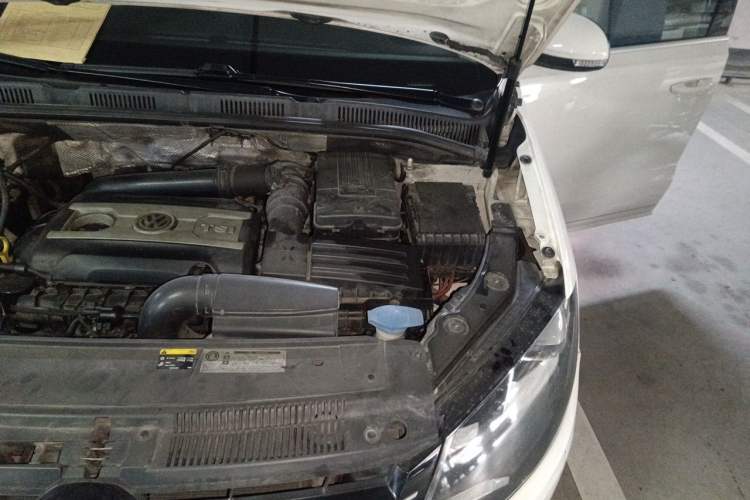 Used Volkswagen Sharan 2013 2.0 TSI Comfort Model Engine Bay Left