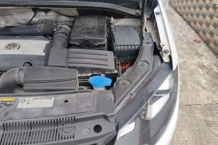 Used Volkswagen Sharan 2013 2.0 TSI Comfort Model Engine Bay Left