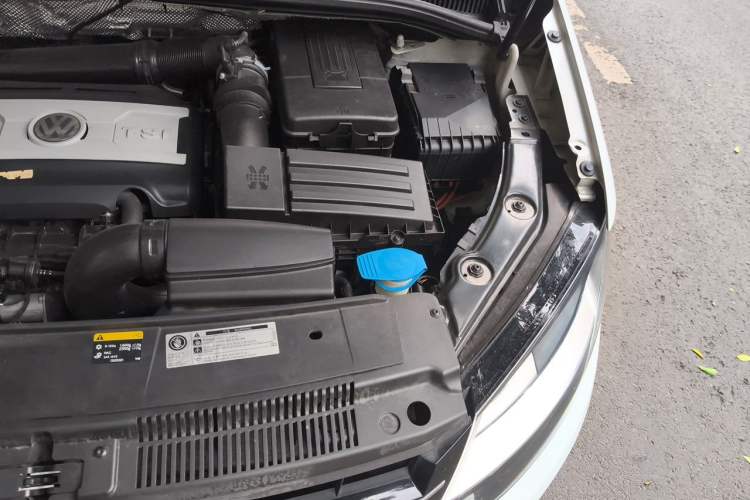 Used Volkswagen Sharan 2013 1.8TSI Standard Model Euro IV Engine Bay Left