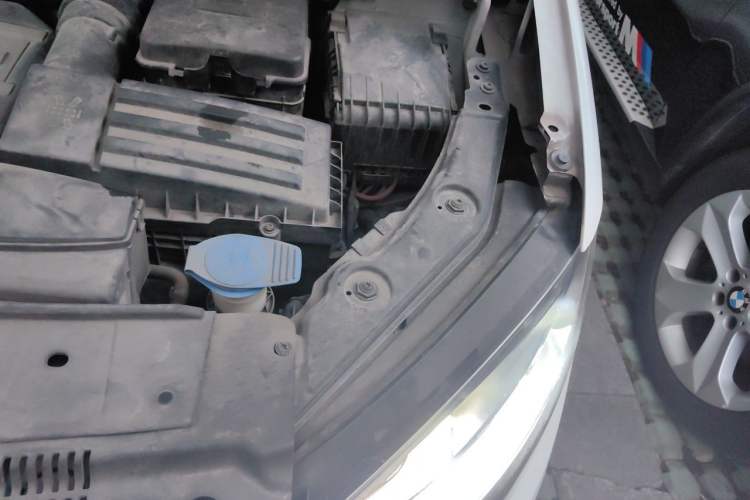 Used Volkswagen Sharan 2013 1.8TSI Comfort Model Engine Bay Left