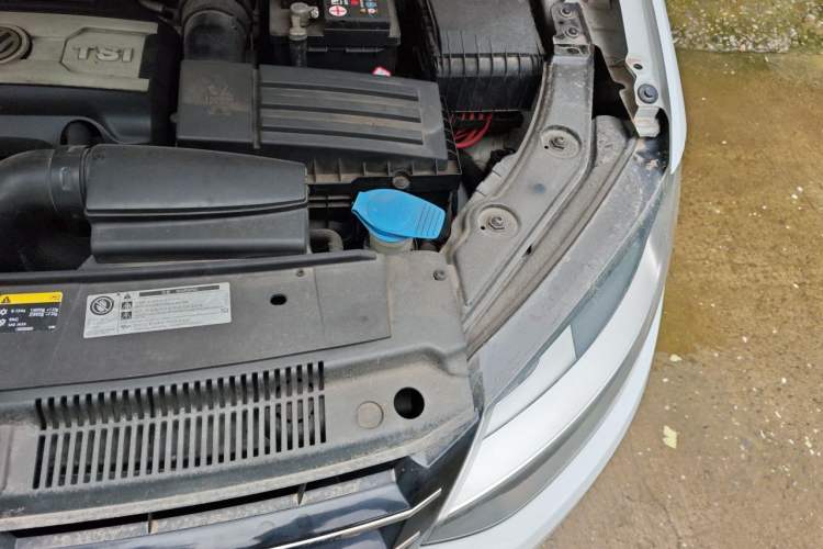 Used Volkswagen Sharan 2013 1.8TSI Comfort Model Euro IV Engine Bay Left
