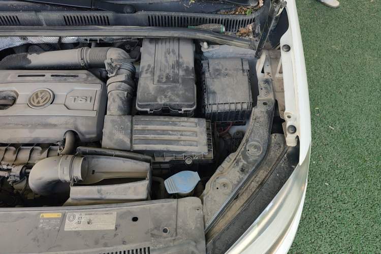 Used Volkswagen Sharan 2013 2.0 TSI Standard Model Engine Bay Left
