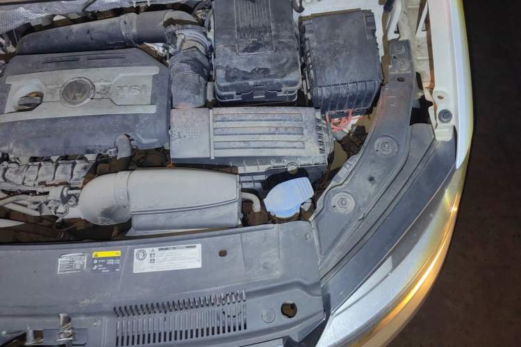 Used Volkswagen Sharan 2013 2.0 TSI Standard Model Engine Bay Left