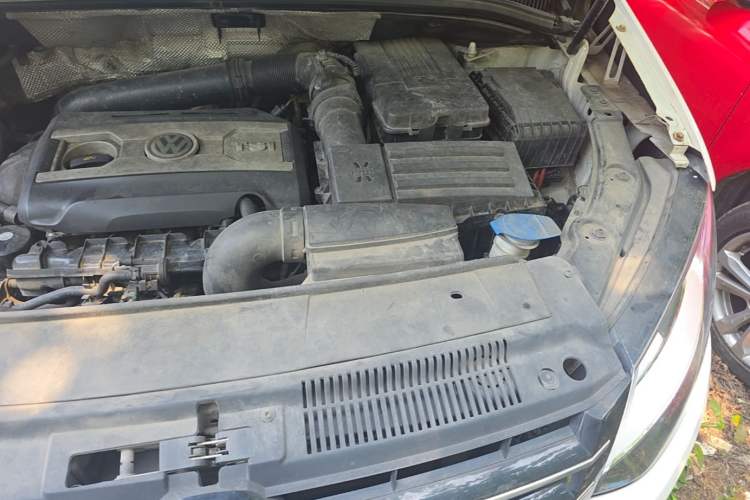 Used Volkswagen Sharan 2013 1.8TSI Comfort Model Engine Bay Left