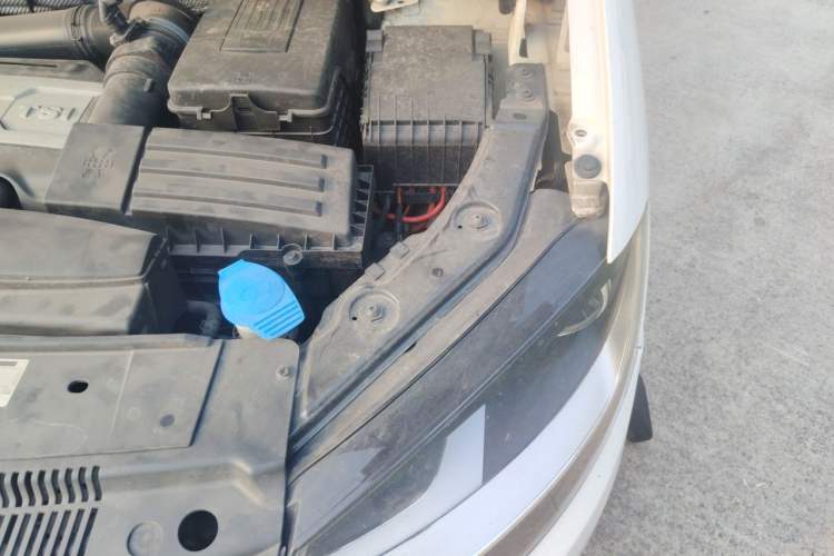 Used Volkswagen Sharan 2013 2.0 TSI Standard Model Engine Bay Left