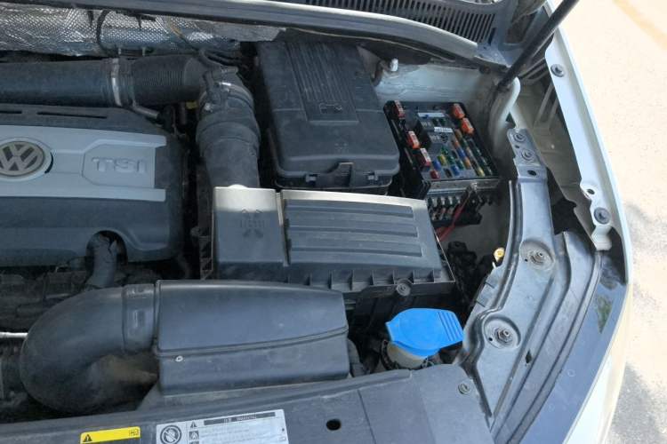 Used Volkswagen Sharan 2013 1.8TSI Comfort Model Engine Bay Left