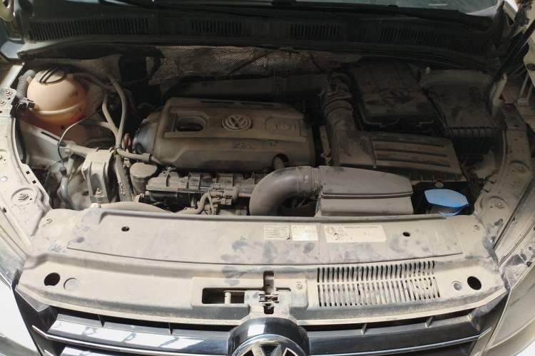 Used Volkswagen Sharan 2013 1.8TSI Comfort Model Euro IV Engine Bay