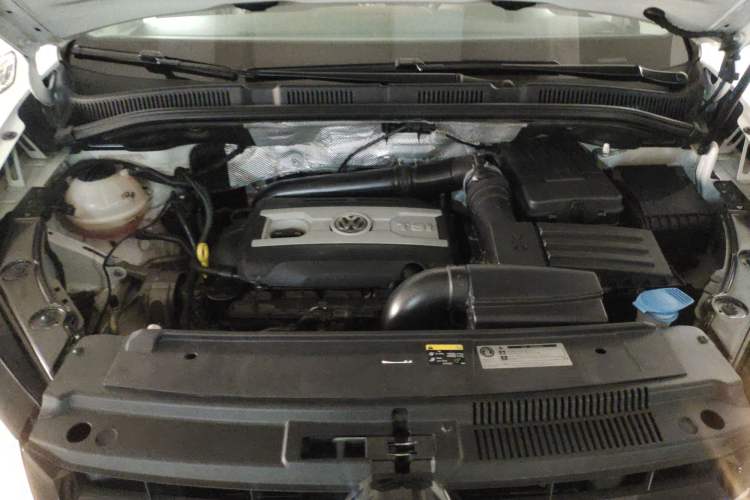 Used Volkswagen Sharan 2013 1.8TSI Comfort Model Euro IV Engine Bay