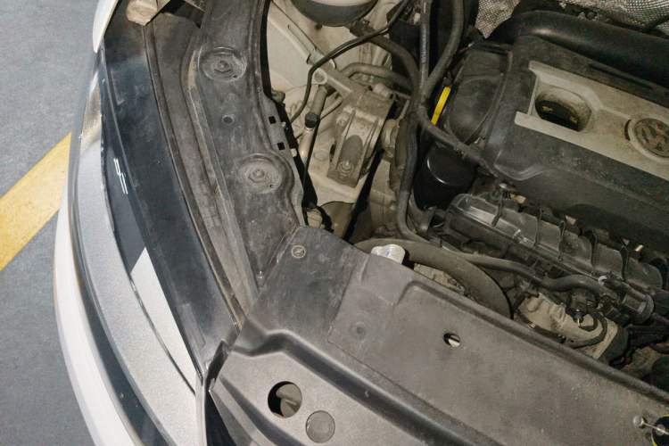 Used Volkswagen Sharan 2013 1.8TSI Comfort Model Euro IV Engine Bay Right