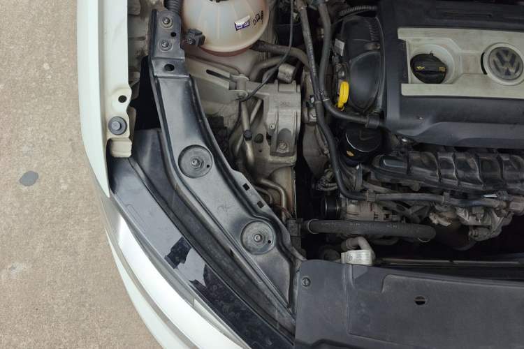 Used Volkswagen Sharan 2013 1.8TSI Standard Model Engine Bay Right