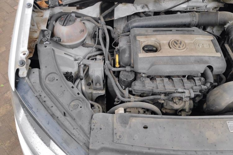 Used Volkswagen Sharan 2013 2.0 TSI Standard Model Engine Bay Right