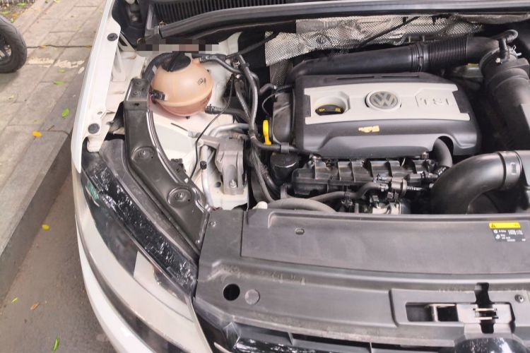 Used Volkswagen Sharan 2013 1.8TSI Standard Model Euro IV Engine Bay Right