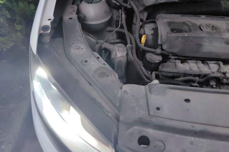 Used Volkswagen Sharan 2013 1.8TSI Comfort Model Engine Bay Right