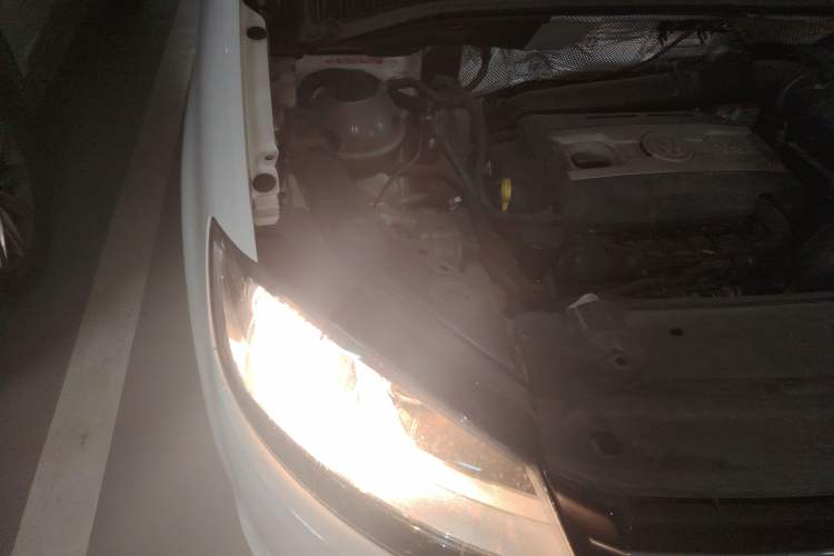 Used Volkswagen Sharan 2013 1.8TSI Standard Model Engine Bay Right
