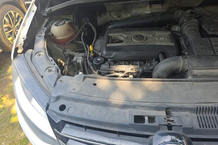 Used Volkswagen Sharan 2013 1.8TSI Comfort Model Engine Bay Right