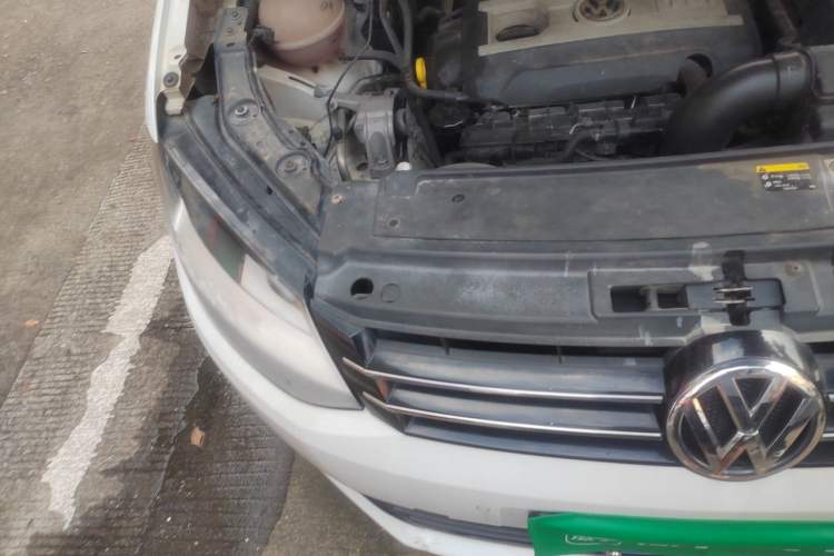 Used Volkswagen Sharan 2013 1.8TSI Standard Model Engine Bay Right