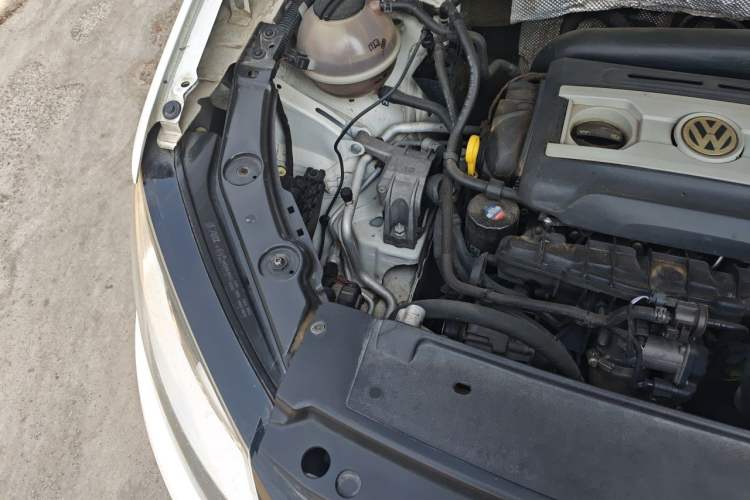 Used Volkswagen Sharan 2013 1.8TSI Comfort Model Engine Bay Right