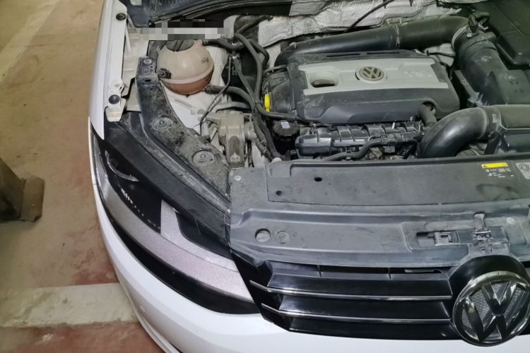 Used Volkswagen Sharan 2013 2.0 TSI Comfort Model Engine Bay Right