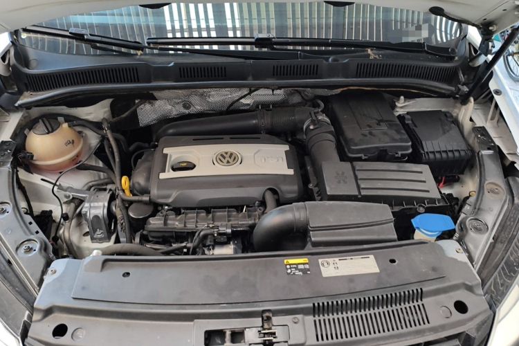Used Volkswagen Sharan 2013 1.8TSI Comfort Model Euro IV Engine Bay
