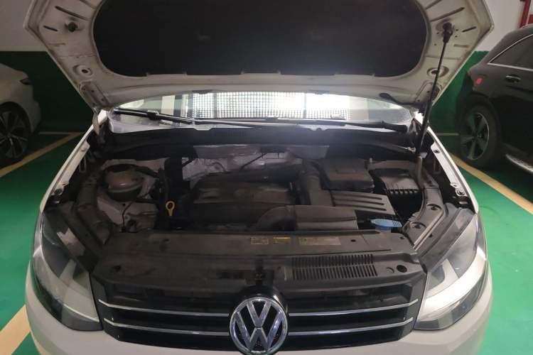 Used Volkswagen Sharan 2013 1.8TSI Standard Model Euro IV Engine Bay