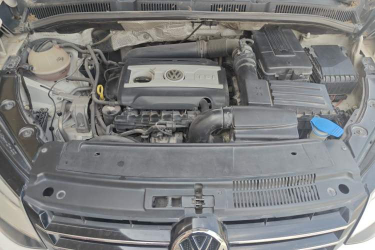 Used Volkswagen Sharan 2013 1.8TSI Comfort Model Euro IV Engine Bay