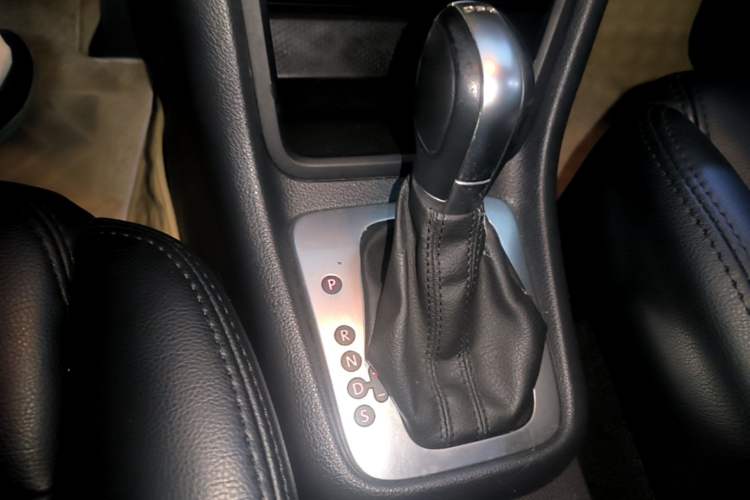 Used Volkswagen Sharan 2013 1.8TSI Standard Model Gear Lever