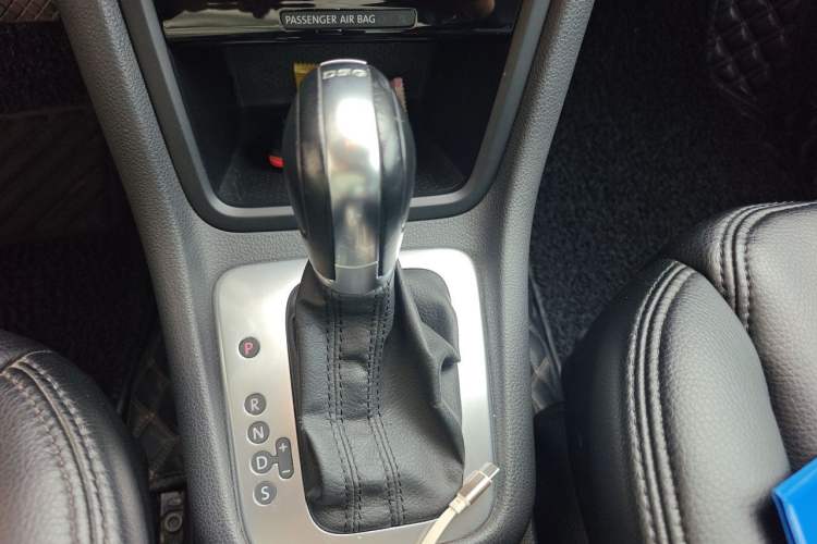 Used Volkswagen Sharan 2013 1.8TSI Standard Model Gear Lever