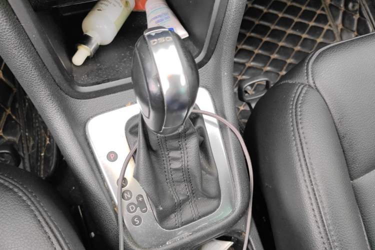 Used Volkswagen Sharan 2013 2.0 TSI Standard Model Gear Lever