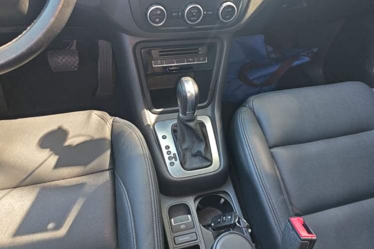 Used Volkswagen Sharan 2013 1.8TSI Standard Model Gear Lever