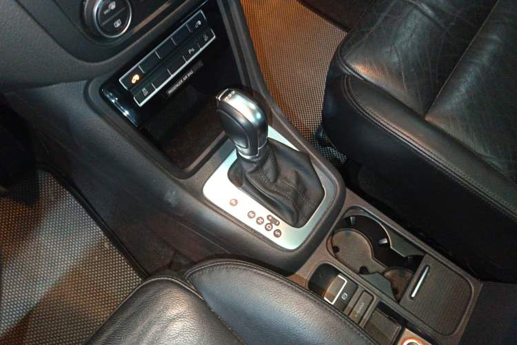 Used Volkswagen Sharan 2013 1.8TSI Comfort Model Gear Lever