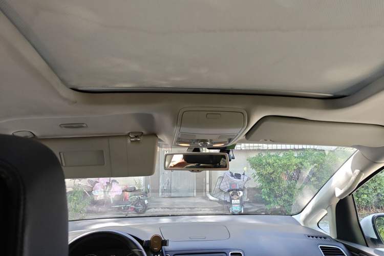 Used Volkswagen Sharan 2013 1.8TSI Comfort Model Headliner