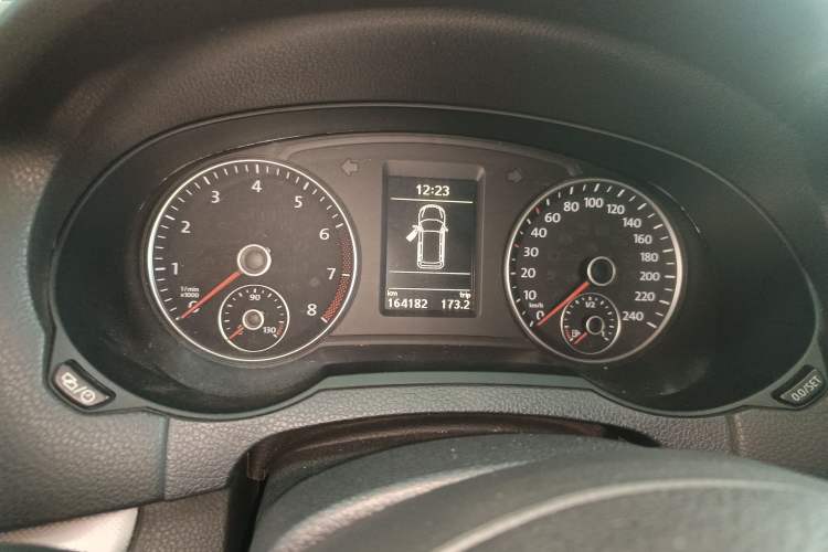Used Volkswagen Sharan 2013 1.8TSI Standard Model Instrument Cluster