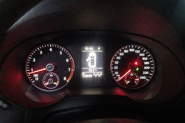 Used Volkswagen Sharan 2013 2.0 TSI Comfort Model Instrument Cluster