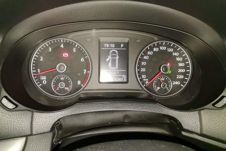 Used Volkswagen Sharan 2013 2.0 TSI Comfort Model Instrument Cluster