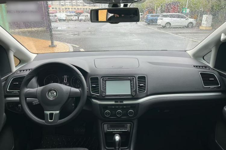 Used Volkswagen Sharan 2013 1.8TSI Standard Model Euro IV Interior 1