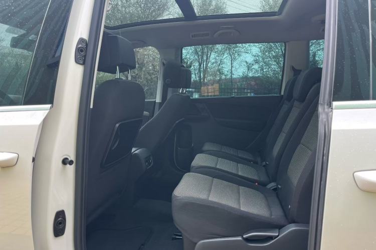 Used Volkswagen Sharan 2013 1.8TSI Standard Model Euro IV Interior 3