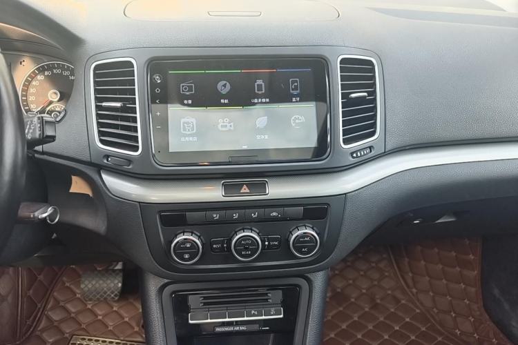 Used Volkswagen Sharan 2013 1.8TSI Standard Model Euro IV Interior 5
