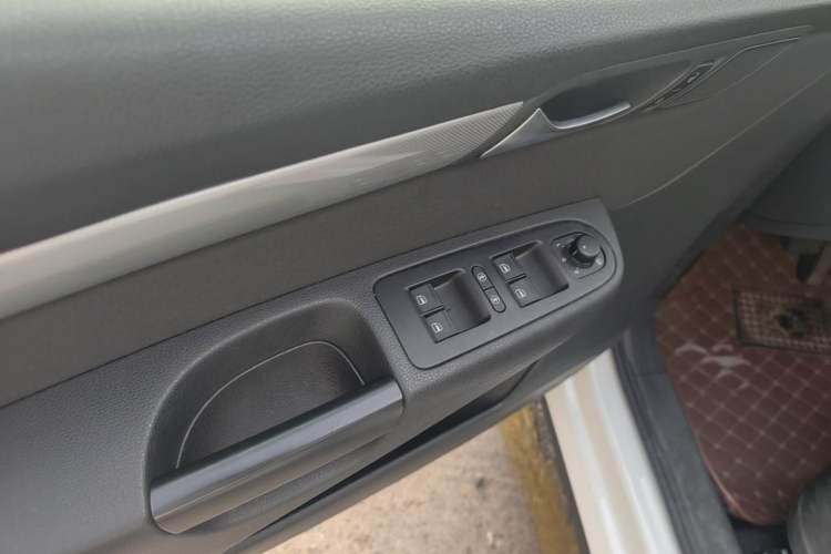 Used Volkswagen Sharan 2013 1.8TSI Standard Model Euro IV Interior 9