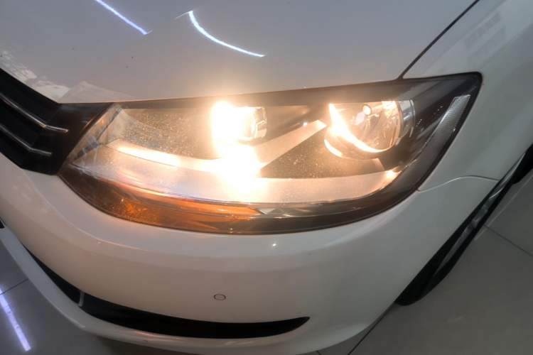 Used Volkswagen Sharan 2013 1.8TSI Standard Model Left Front Headlight