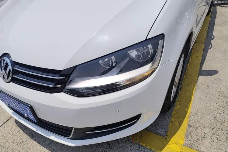 Used Volkswagen Sharan 2013 1.8TSI Comfort Model Left Front Headlight