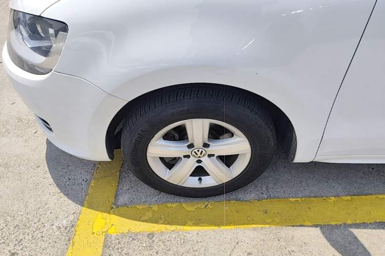 Used Volkswagen Sharan 2013 1.8TSI Comfort Model Left Front Wheel Hub