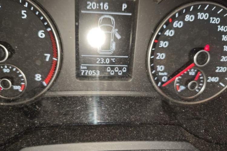 Used Volkswagen Sharan 2013 1.8TSI Standard Model Odometer Close Up