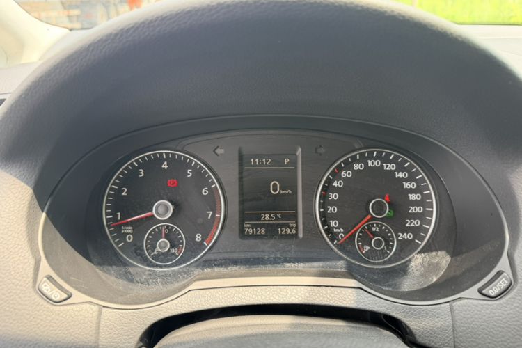 Used Volkswagen Sharan 2013 1.8TSI Standard Model Odometer Close Up