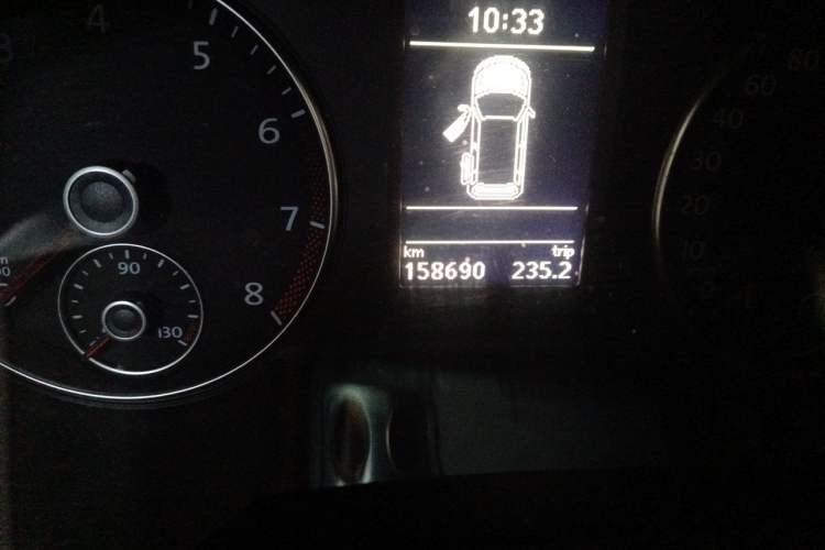 Used Volkswagen Sharan 2013 2.0 TSI Comfort Model Odometer Close Up