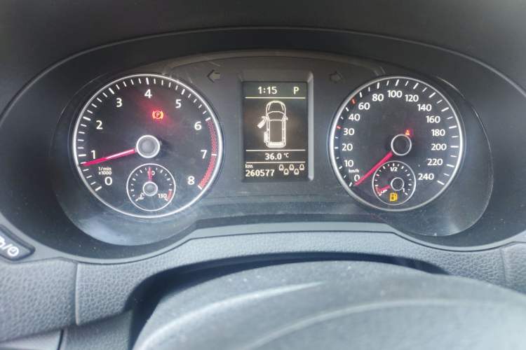 Used Volkswagen Sharan 2013 2.0 TSI Standard Model Odometer Close Up