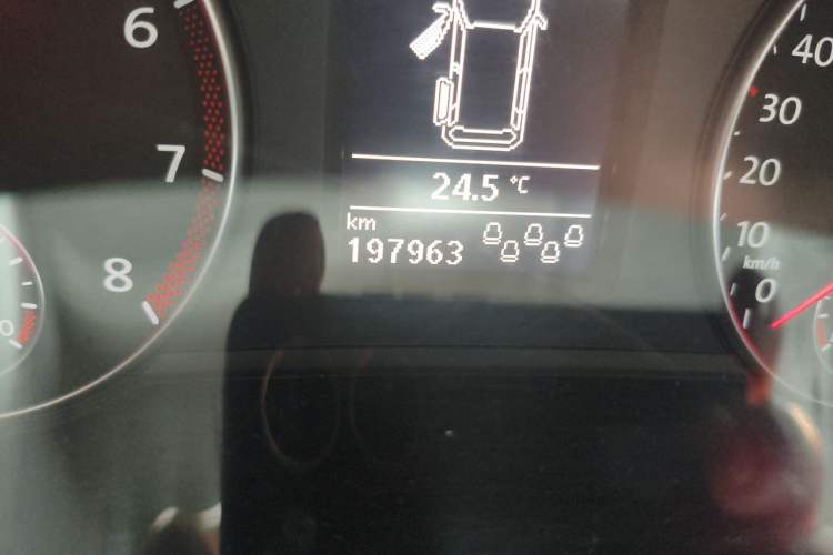 Used Volkswagen Sharan 2013 1.8TSI Comfort Model Euro IV Odometer Close Up