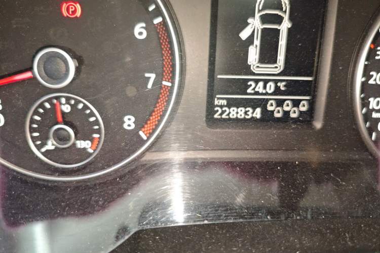 Used Volkswagen Sharan 2013 1.8TSI Comfort Model Odometer Close Up